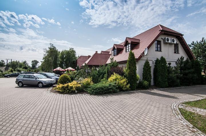 Pod Wierzba Hotel Uniejow Bagian luar foto