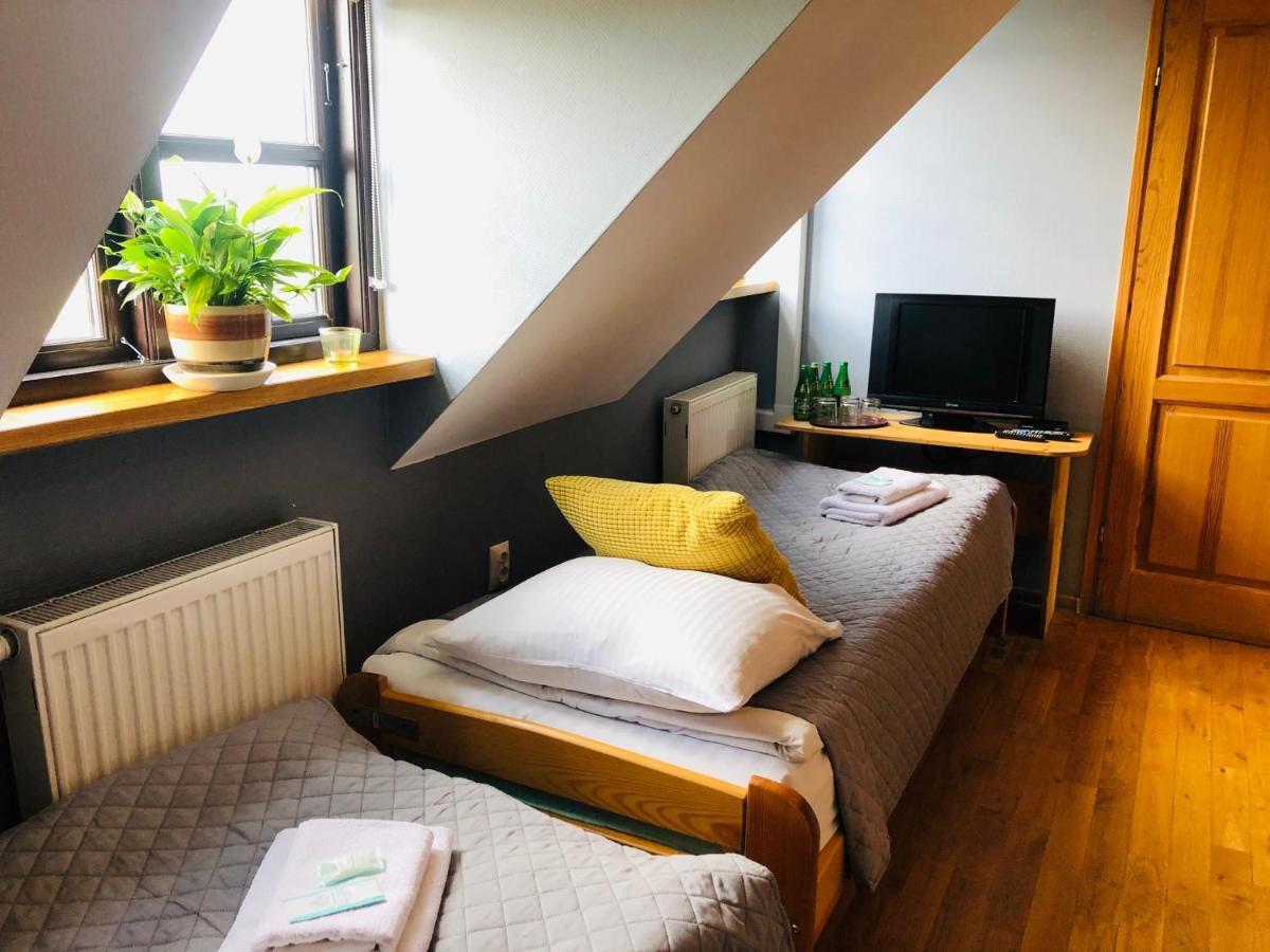 Pod Wierzba Hotel Uniejow Bagian luar foto